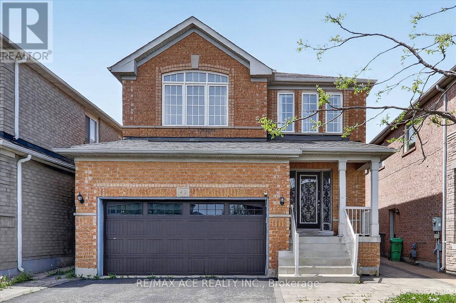 Detached at 42 FEATHER REED WAY, Brampton