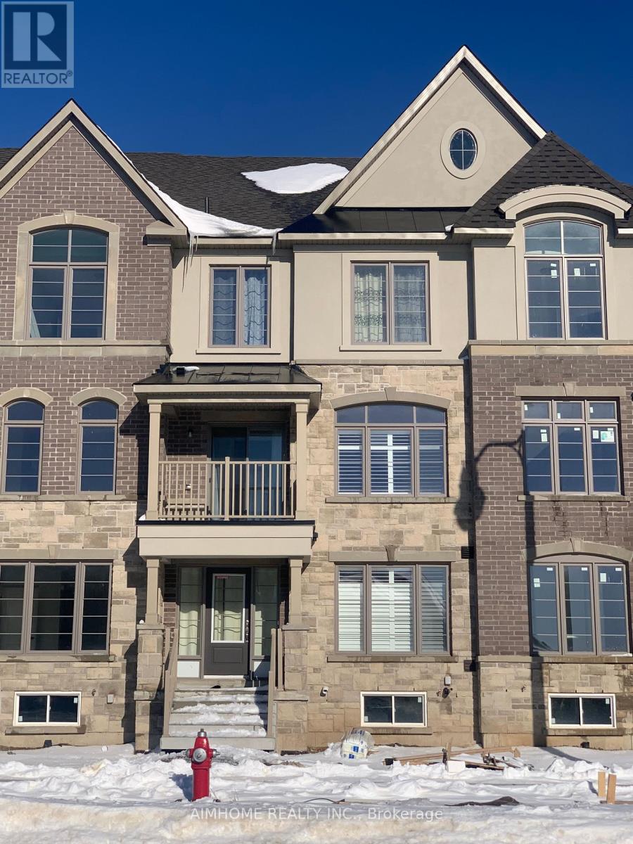 Townhouse at 12 SUMMERBEAM WAY, Brampton