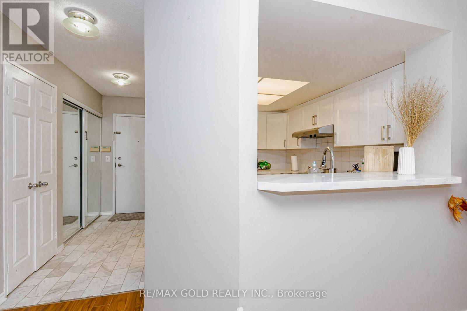 Apartment at PH 201 - 325 WEBB DRIVE, Mississauga