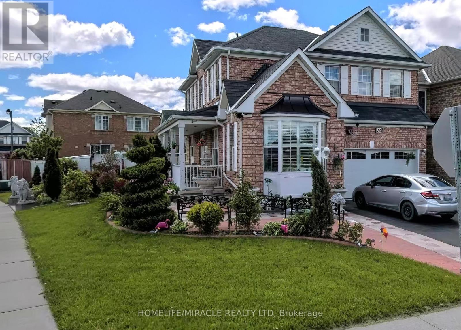 Detached at 24 EASTWAY STREET, Brampton