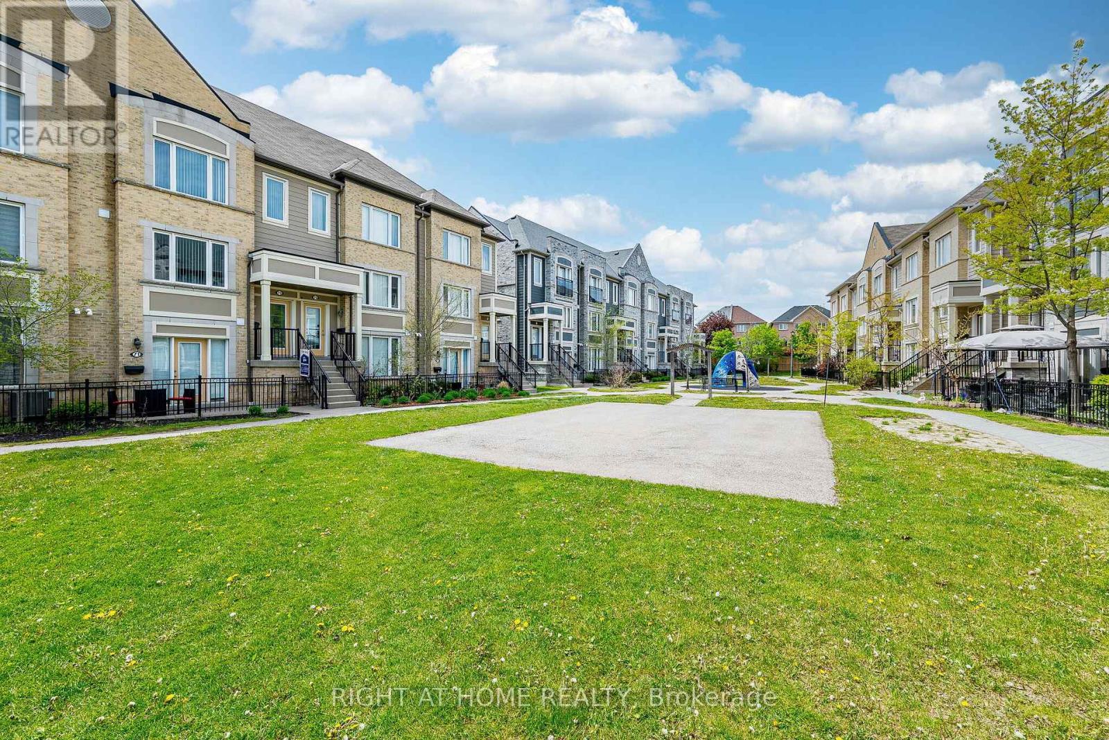 Townhouse at 73 - 5650 WINSTON CHURCHILL BOULEVARD W, Mississauga