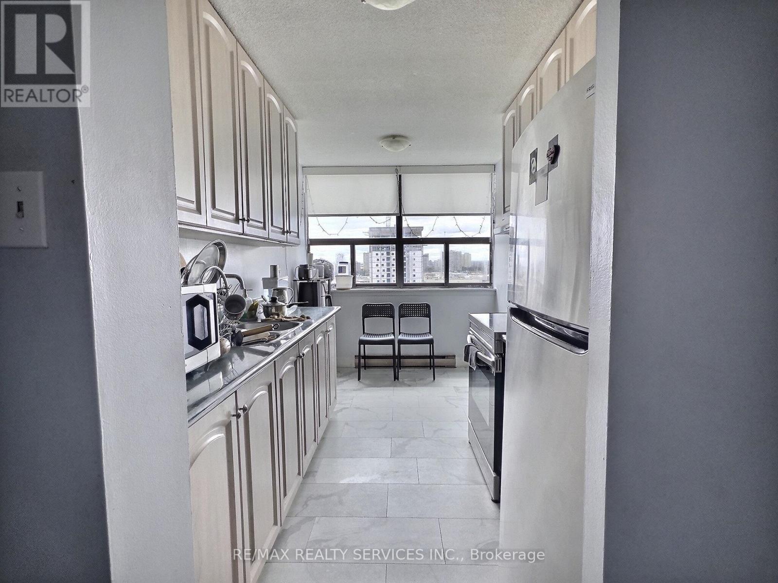 Apartment at 1812 - 18 KNIGHTSBRIDGE ROAD, Brampton