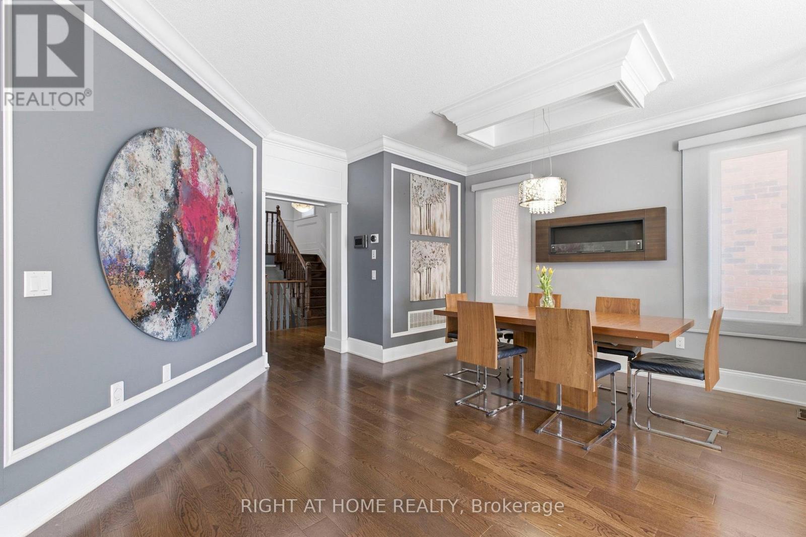 Detached at 10 LEARMONT AVENUE, Caledon