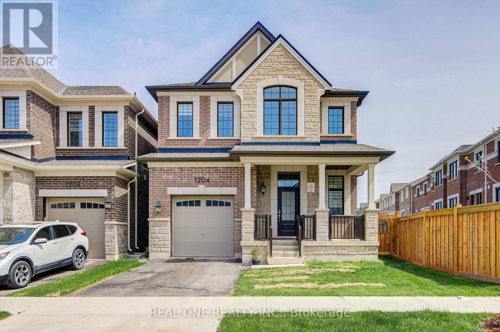 Detached at 1204 ONYX TRAIL, Oakville