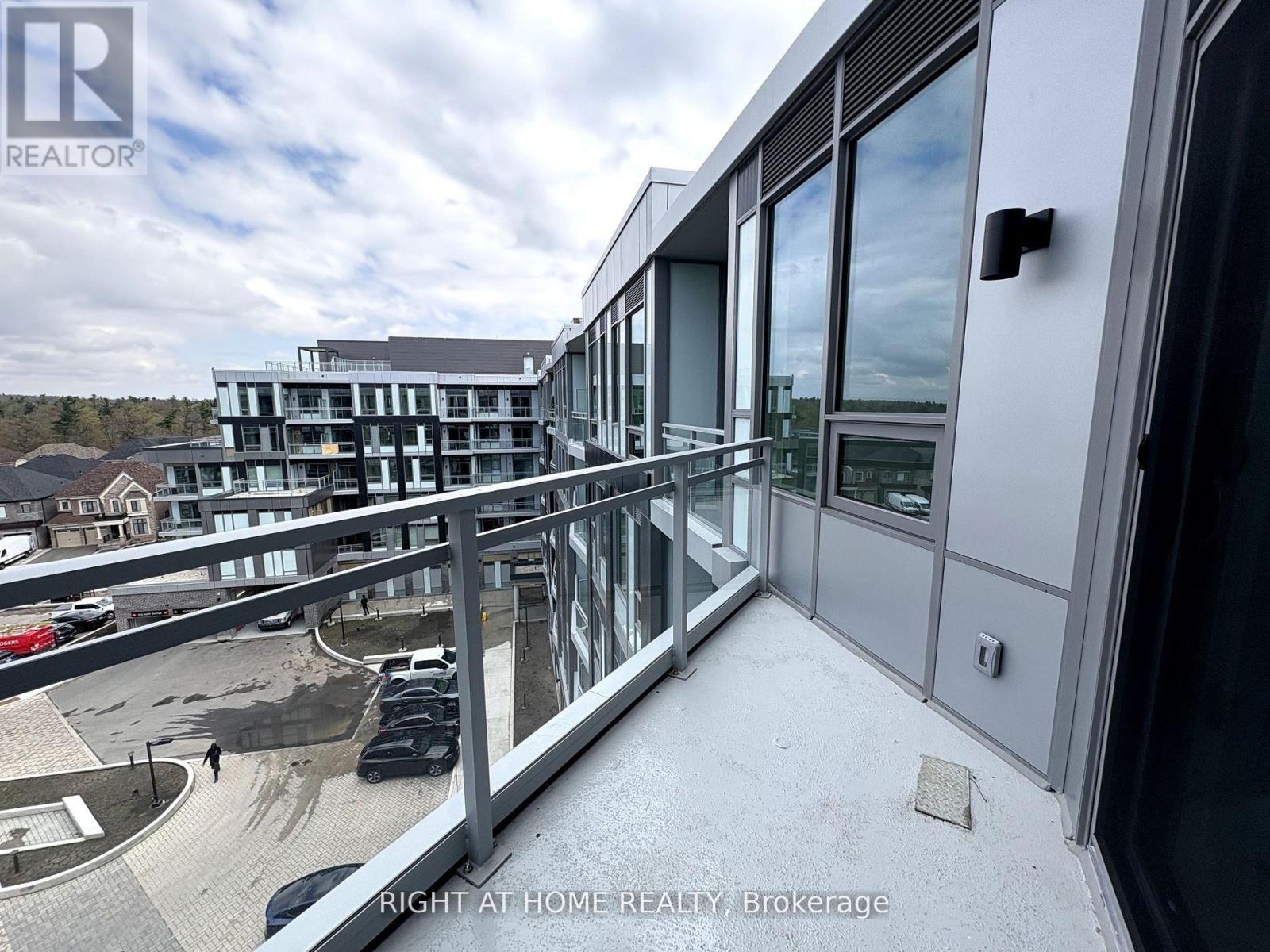 Apartment at 648 - 2501 SAW WHET BOULEVARD S, Oakville