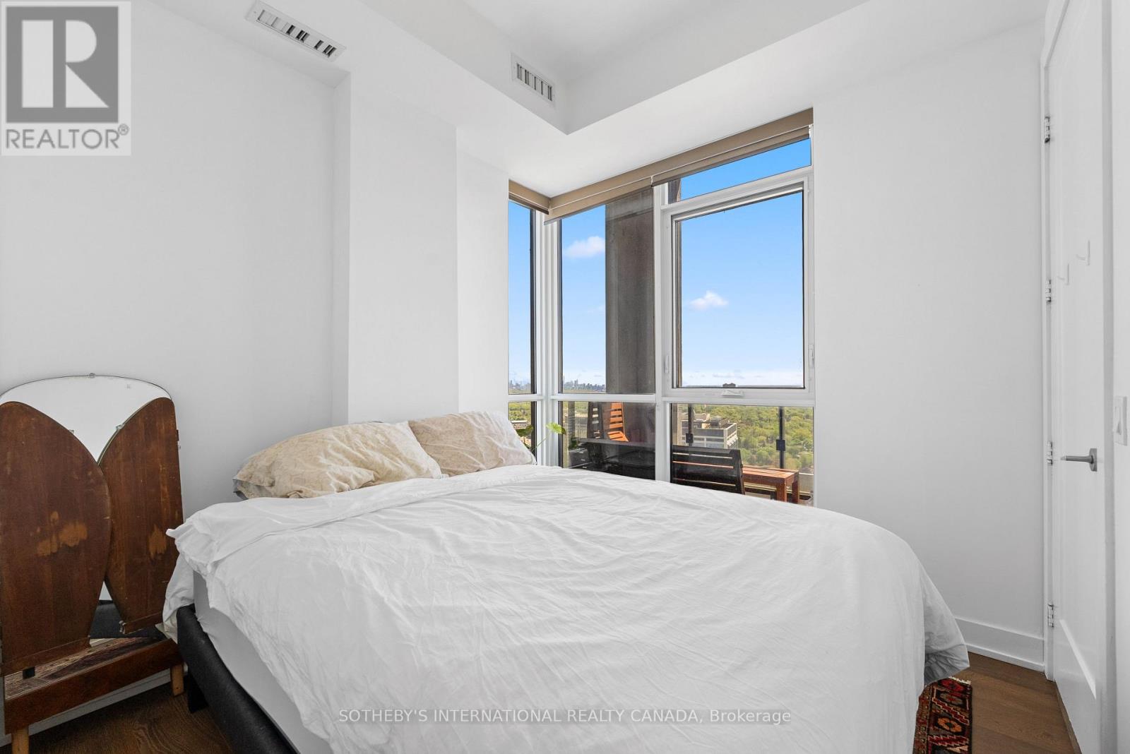 Apartment at PH 22 - 9 MABELLE AVENUE, Toronto
