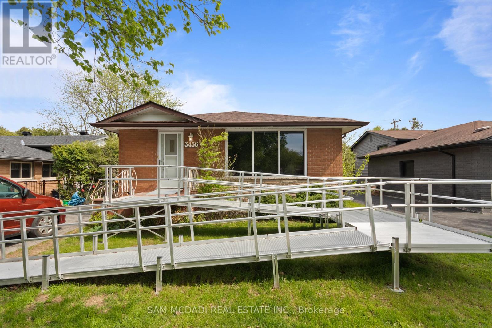 Detached at UPPER - 3456 REXWAY DRIVE, Burlington (Roseland)