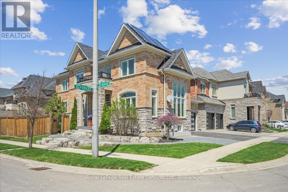 Detached at 4737 DEFOREST CRESCENT, Burlington (Alton)