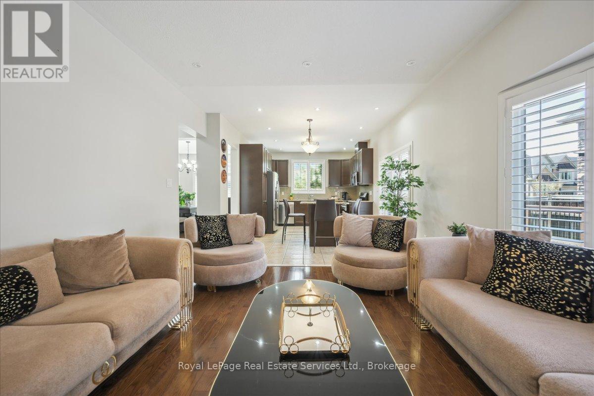 Detached at 4737 DEFOREST CRESCENT, Burlington