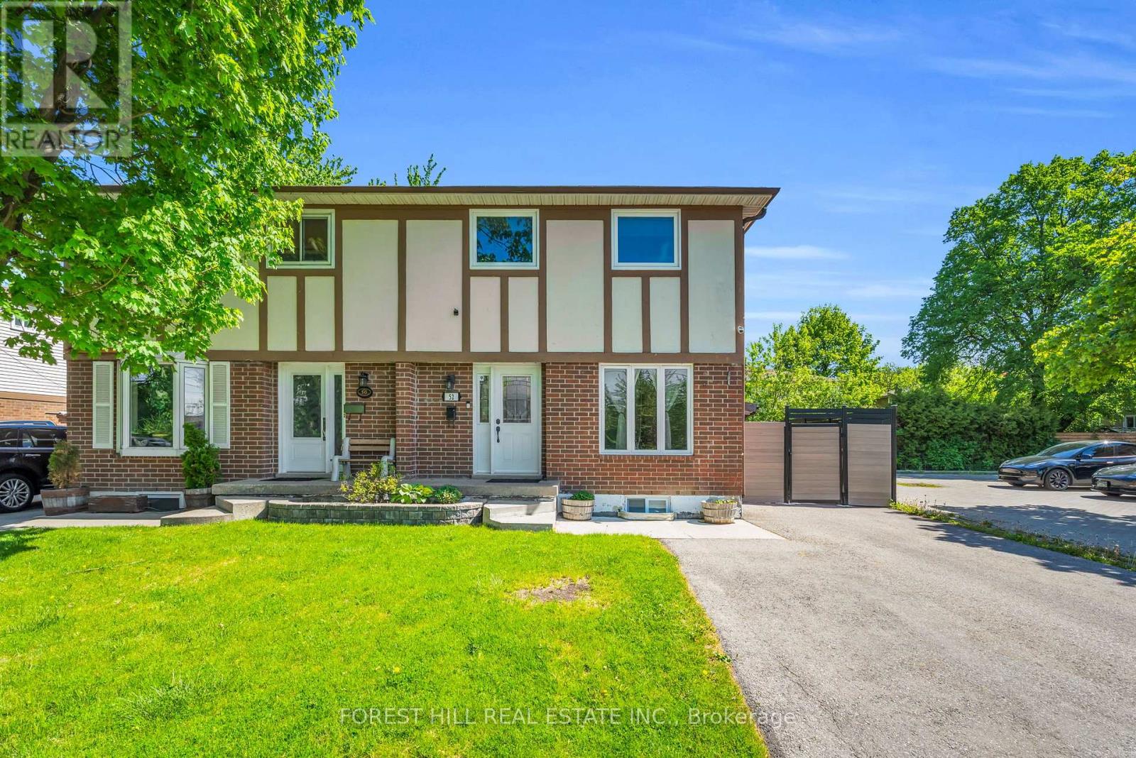 Semi-Detached/Link at 52 MCMURCHY AVENUE S, Brampton (Downtown Brampton)