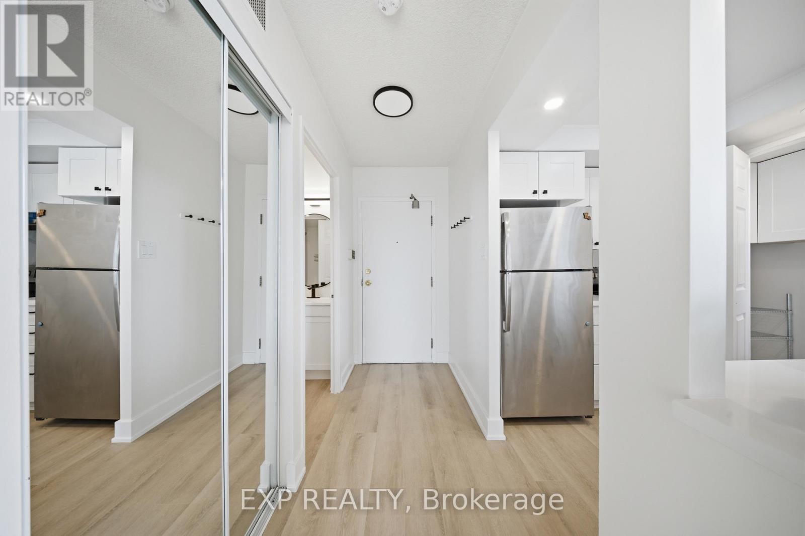 Apartment at 510 - 265 ENFIELD PLACE, Mississauga