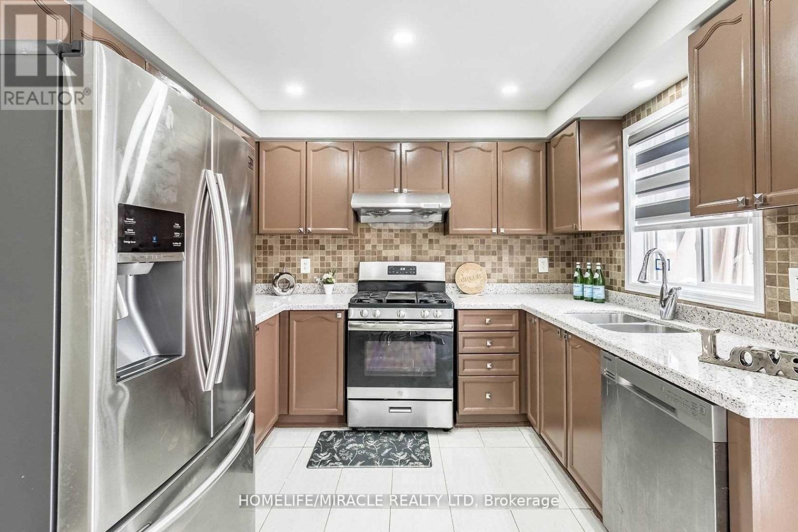 Semi-Detached/Link at UPPER - 17 ROADMASTER LANE, Brampton