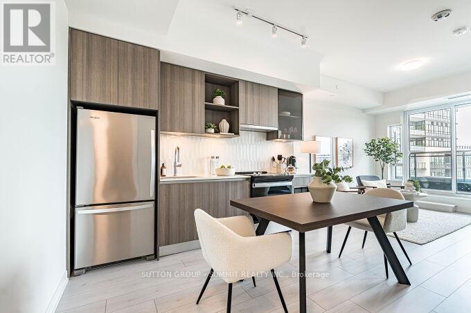 Apartment at 504 - 395 DUNDAS STREET W, Oakville (GO Glenorchy)