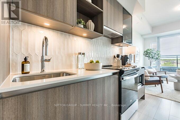 Apartment at 504 - 395 DUNDAS STREET W, Oakville