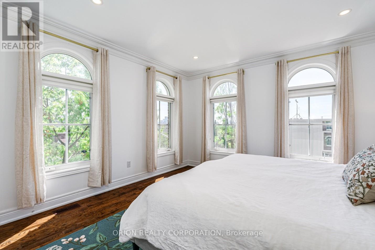 Semi-Detached/Link at 6 ST RAYMOND HEIGHTS, Toronto