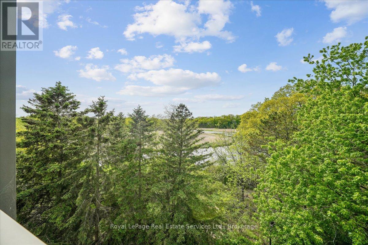 Apartment at 405 - 2511 LAKESHORE ROAD W, Oakville