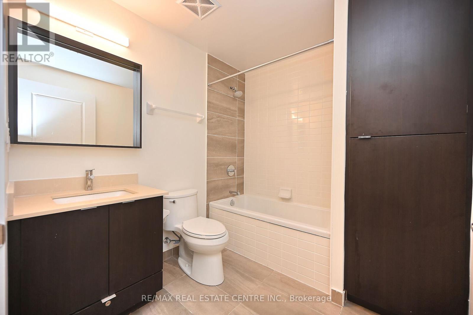 Apartment at 206 - 4655 METCALFE AVENUE, Mississauga