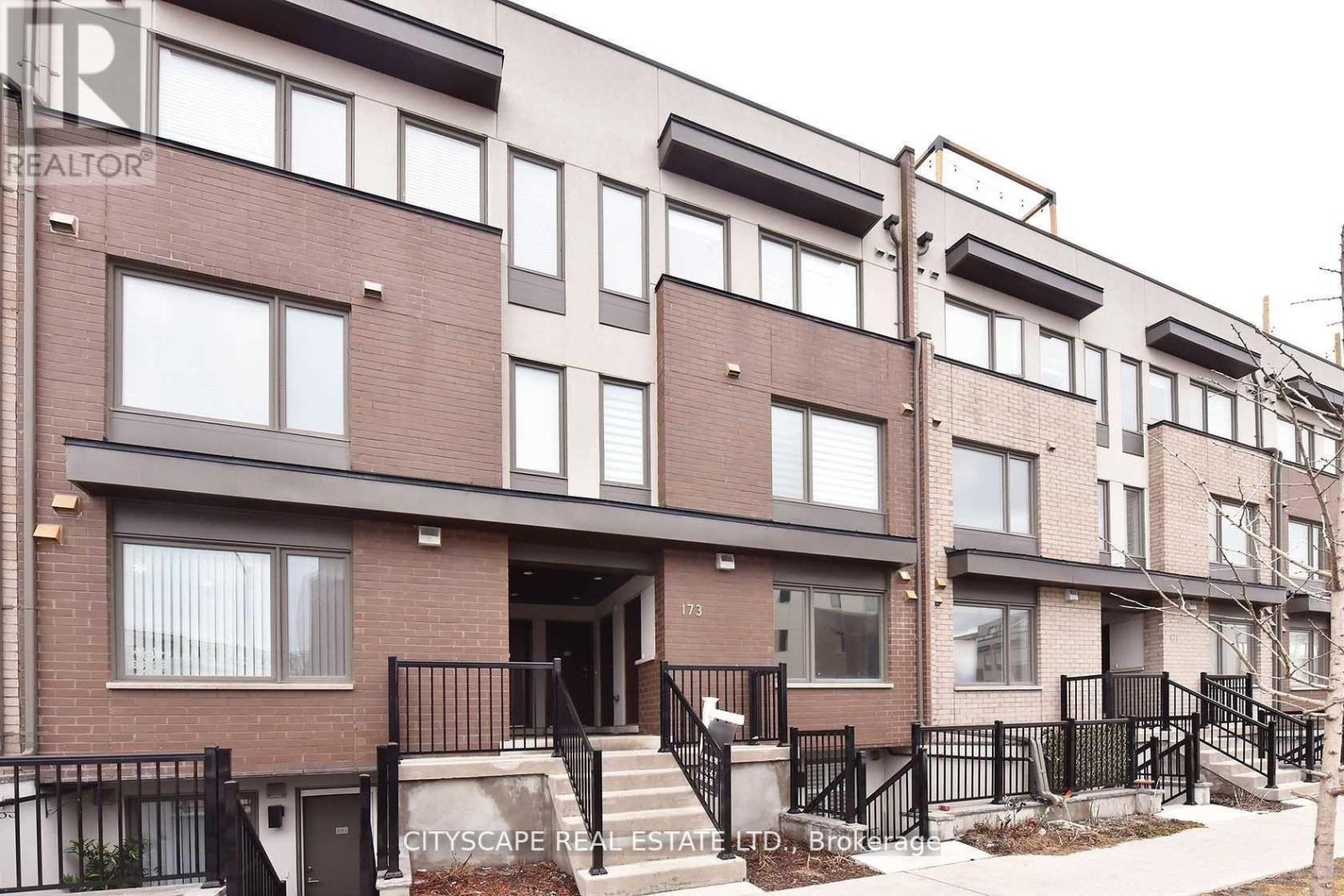 Townhouse at 6 - 173 WILLIAM DUNCAN ROAD W, Toronto (Downsview-Roding-CFB)
