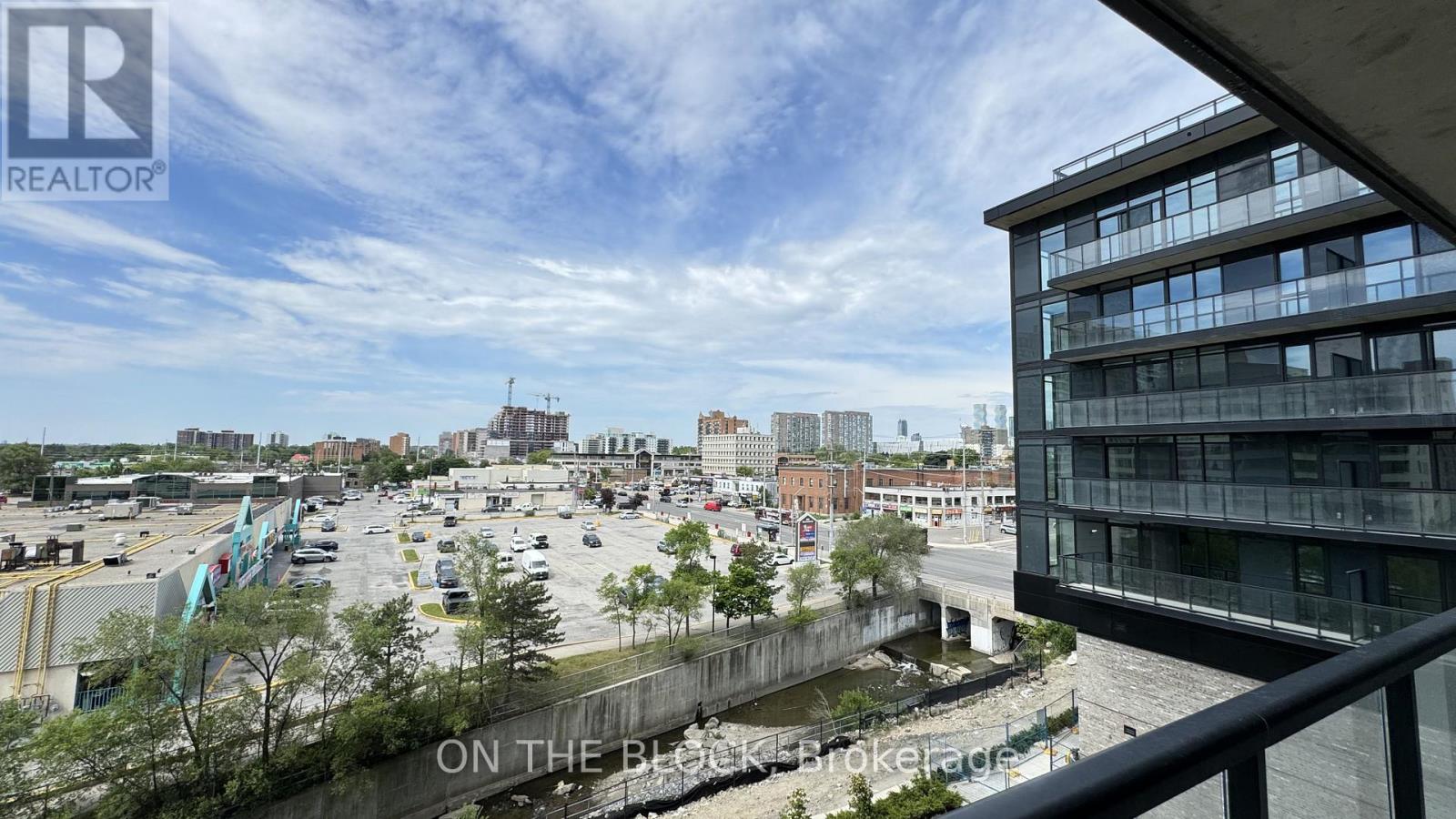 Apartment at 423 - 86 DUNDAS STREET E, Mississauga