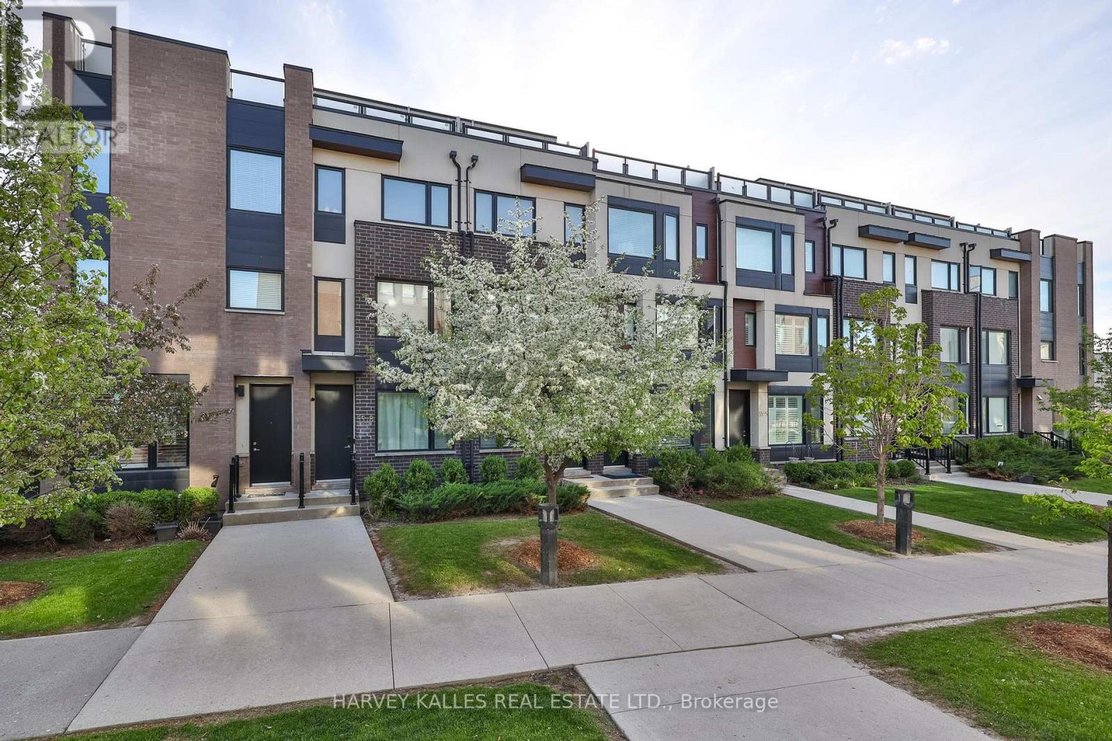 Townhouse at 9 - 55 THOMAS MULHOLLAND DRIVE, Toronto