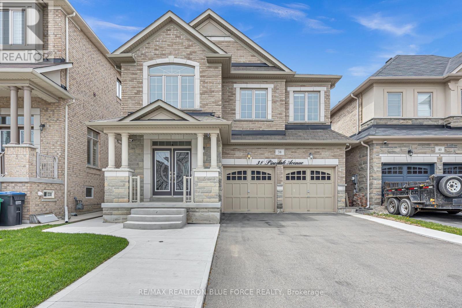 Detached at 38 PINEDALE AVENUE, Caledon