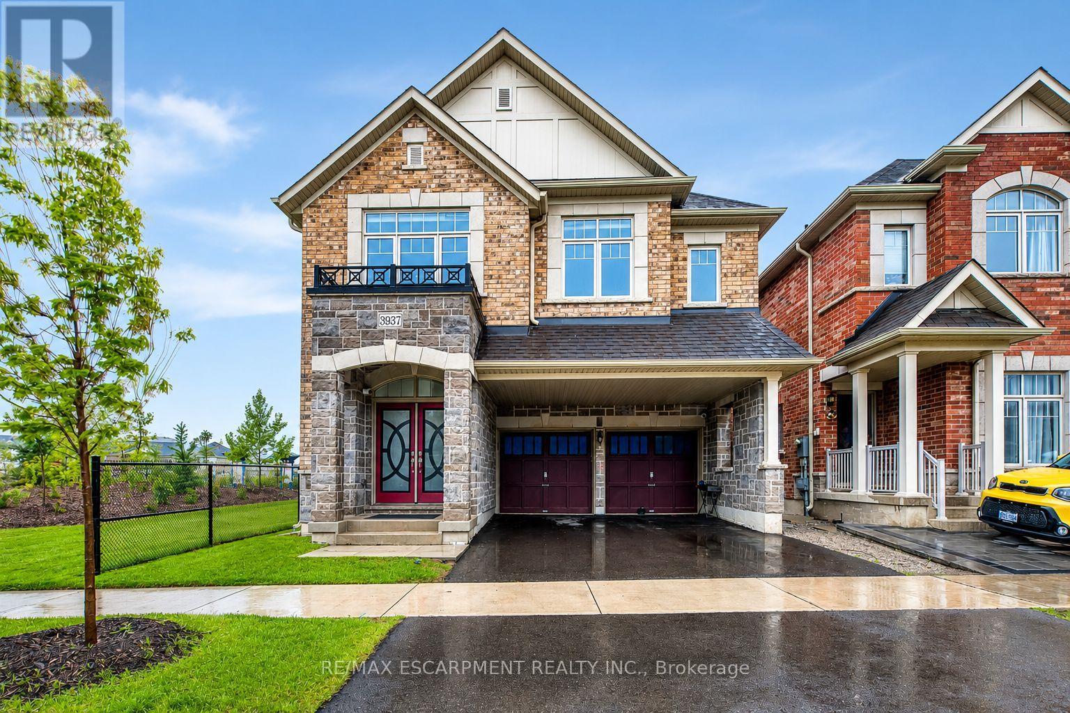 Detached at 3937 LEONARDO STREET, Burlington (Alton)