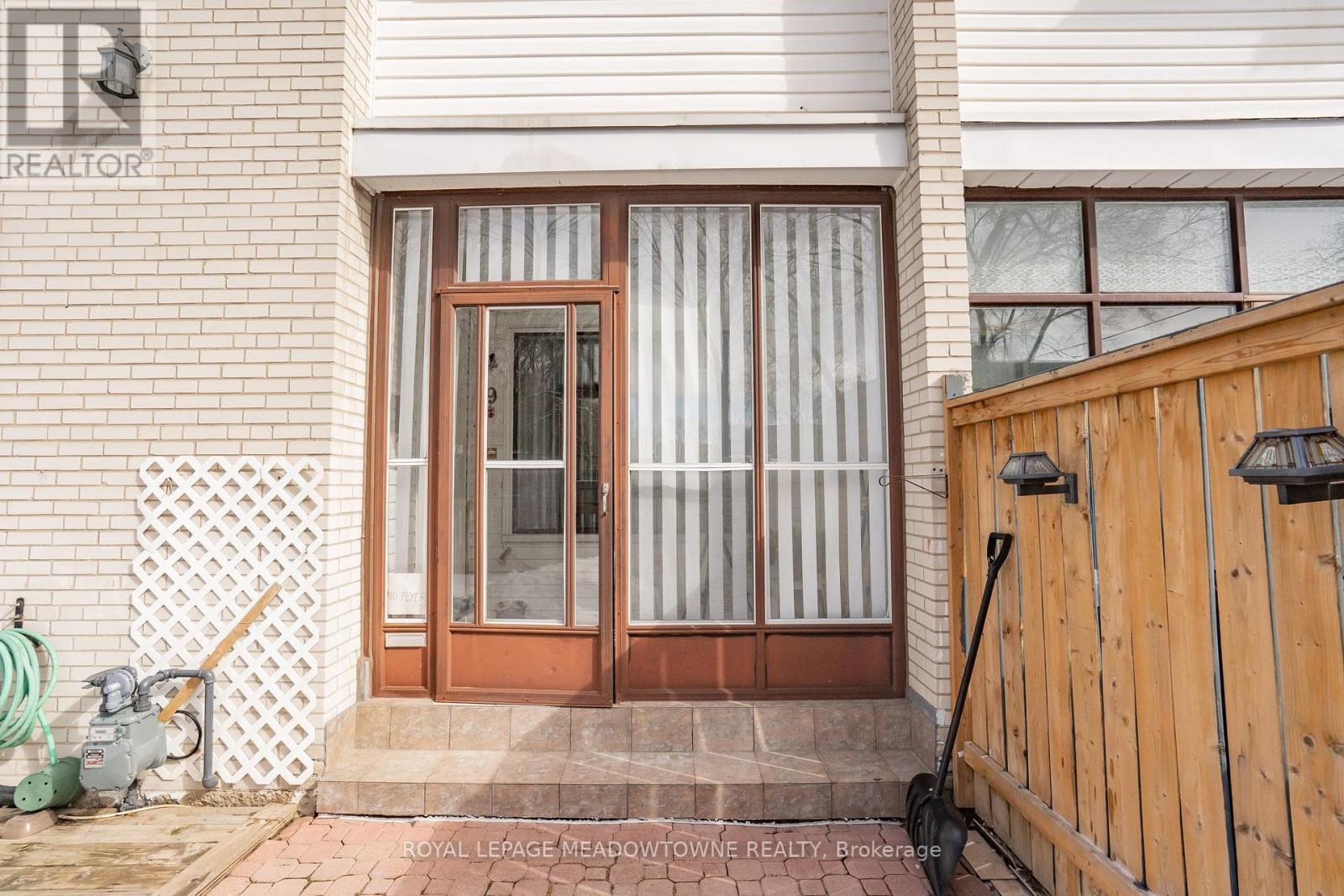 Townhouse at 19 - 61 ARDGLEN DRIVE, Brampton (Brampton East)