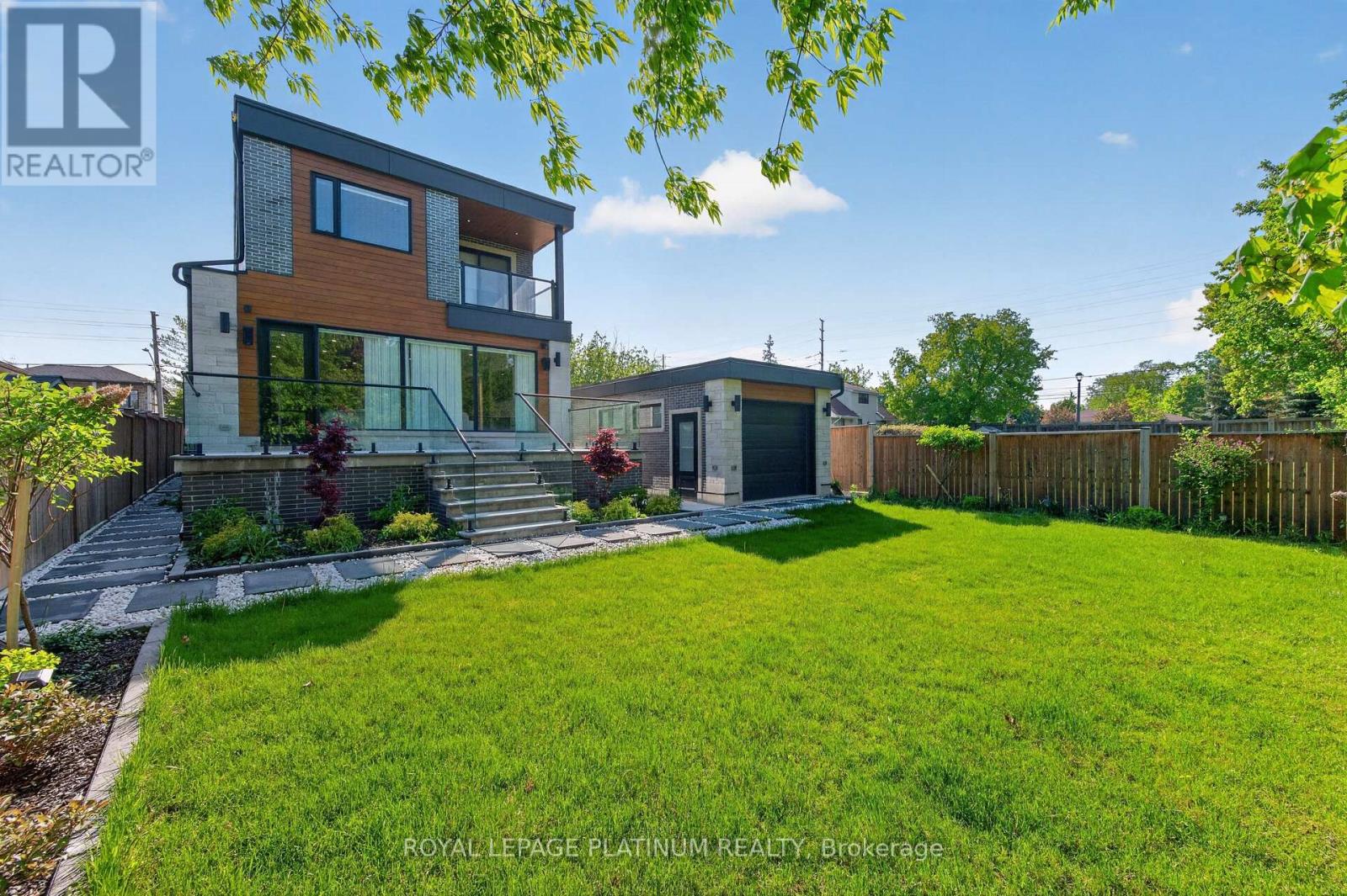 Detached at 7 ARCH ROAD, Mississauga