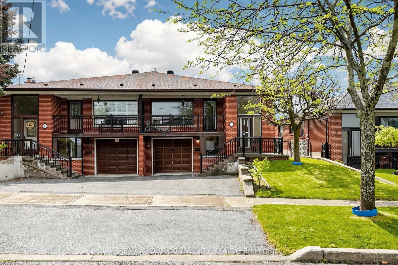 Semi-Detached/Link at 21 GADE DRIVE, Toronto