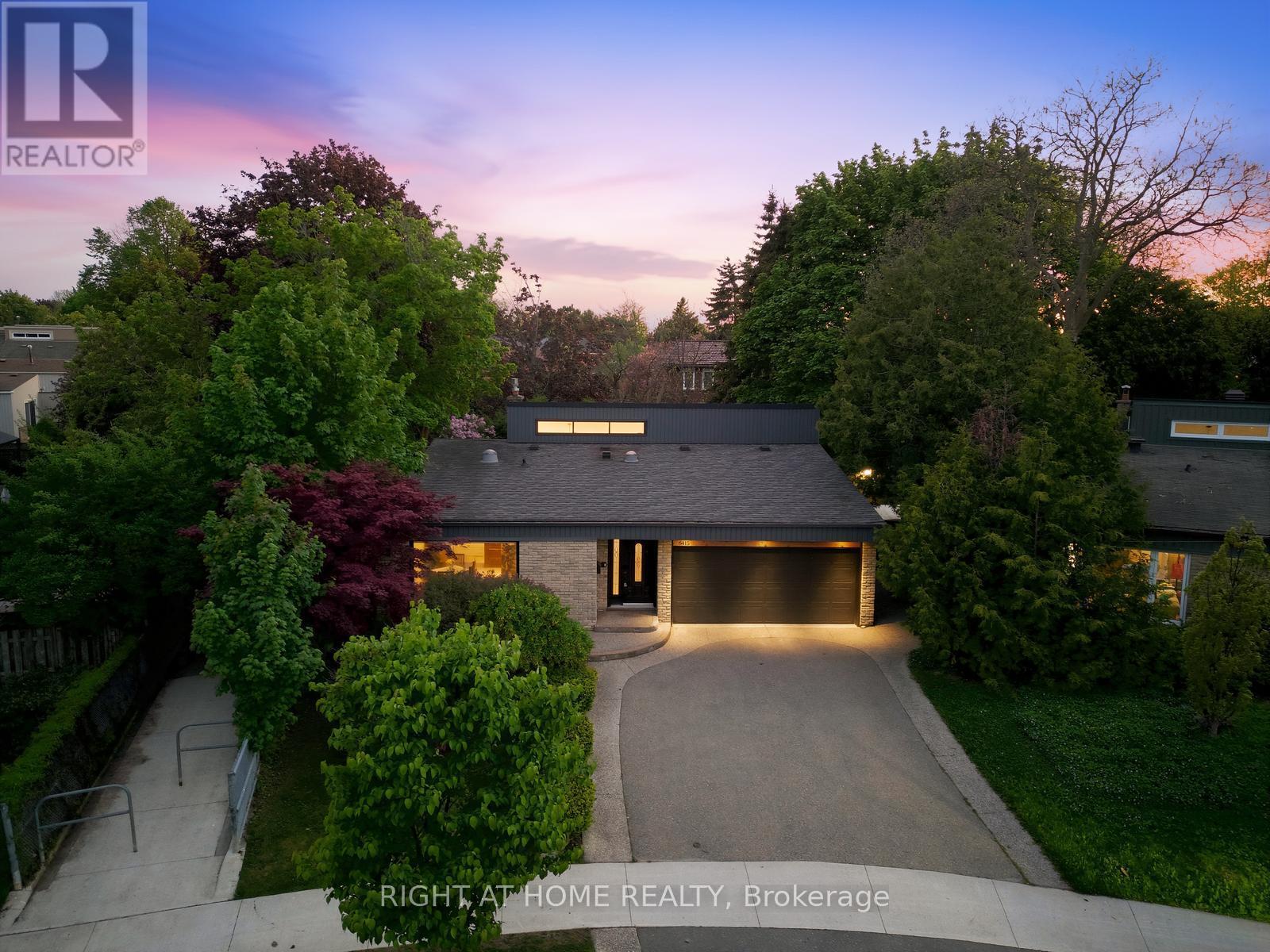 Detached at 6415 DUNRAY COURT, Mississauga
