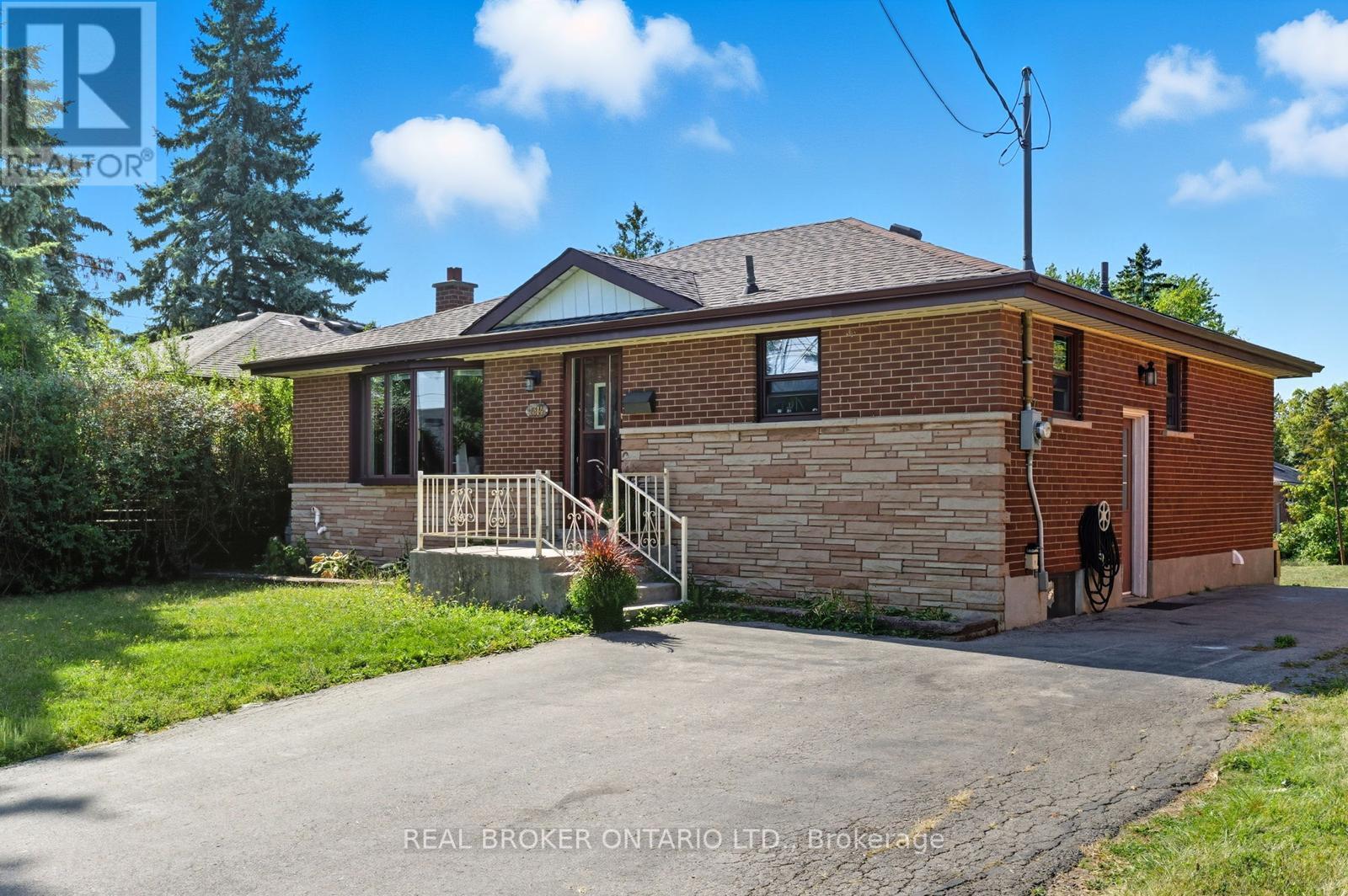 Detached at 1314 FISHER AVENUE, Burlington