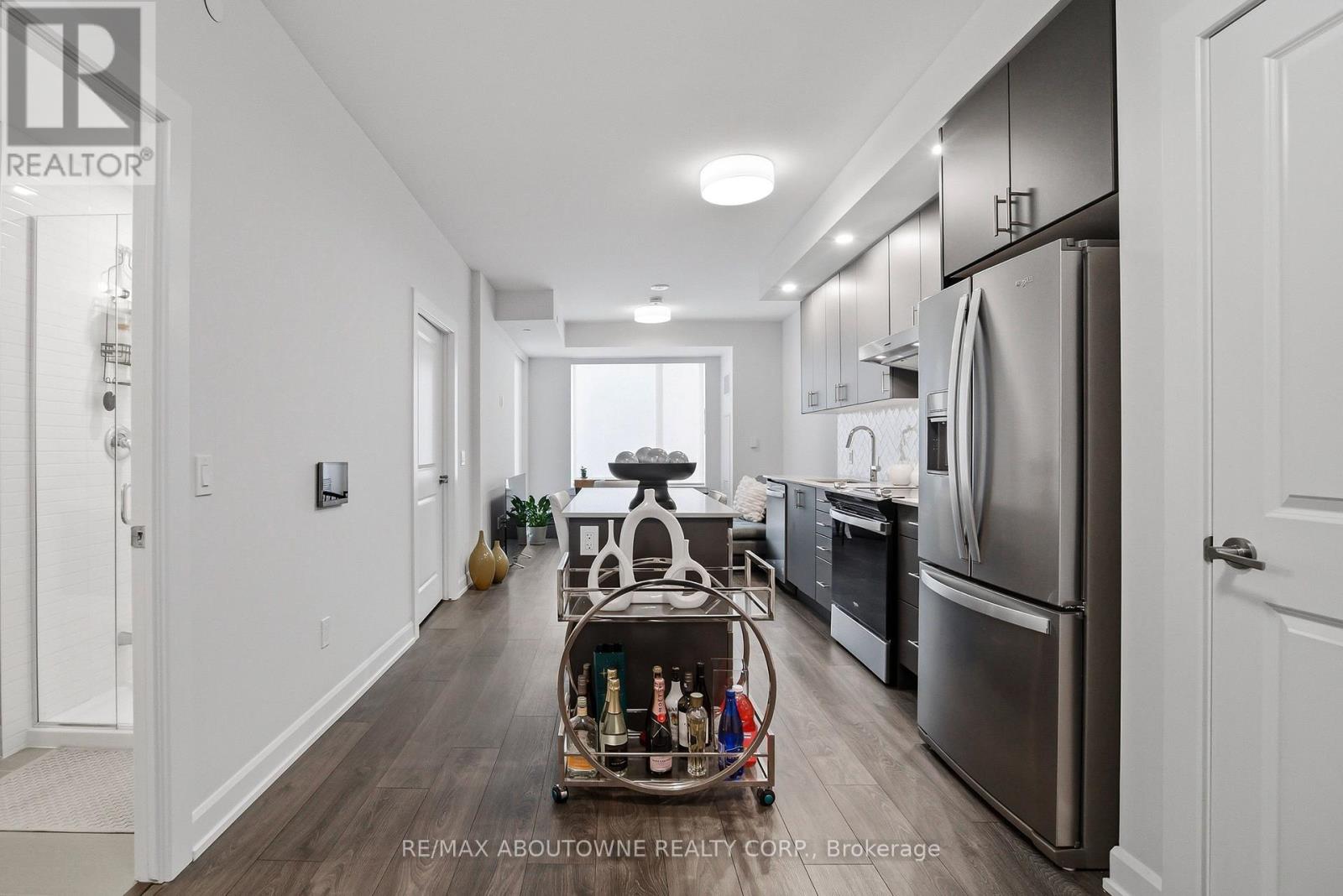 Apartment at 1602 - 3220 WILLIAM COLTSON AVENUE, Oakville