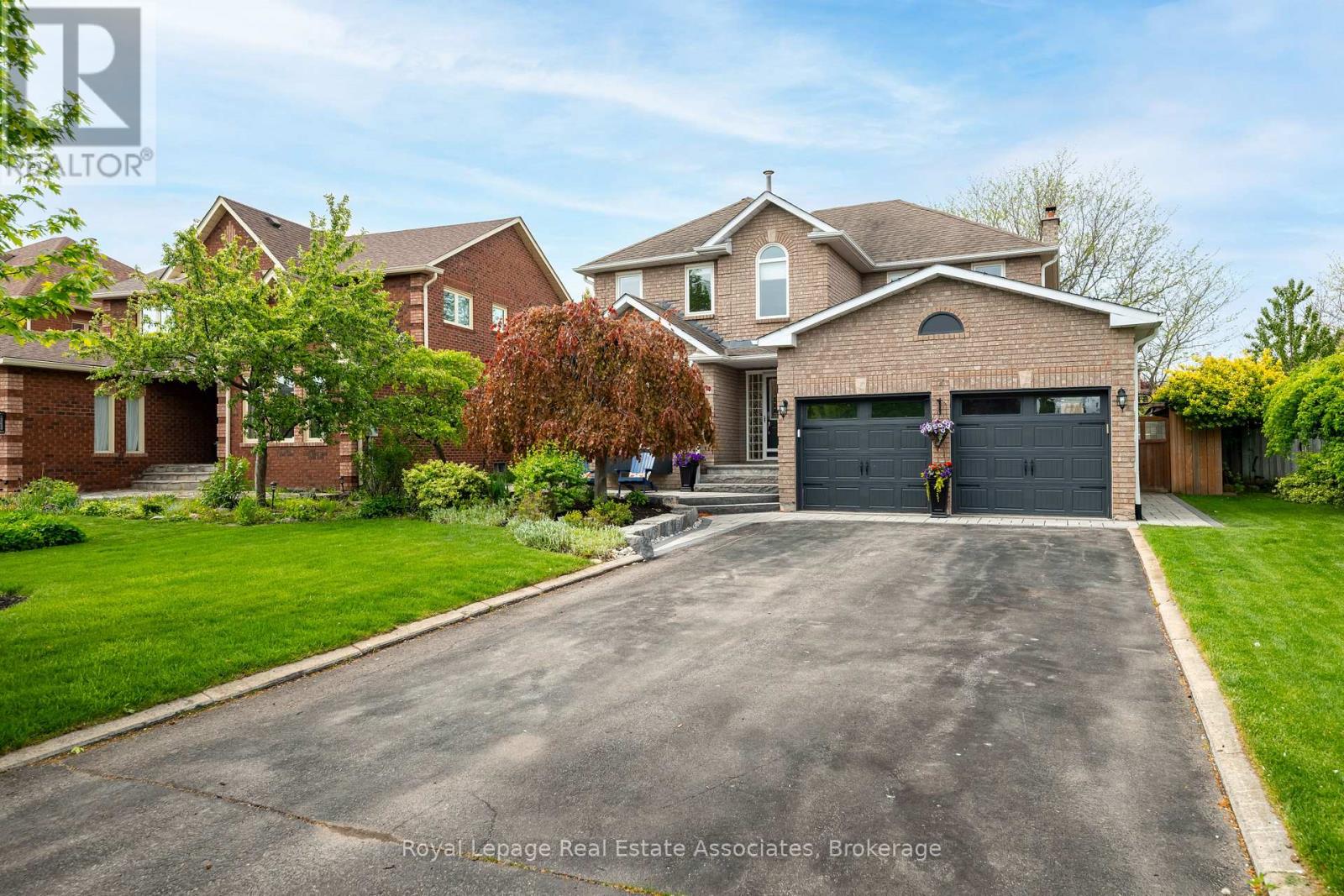 Detached at 7 NIXON CRESCENT, Halton Hills