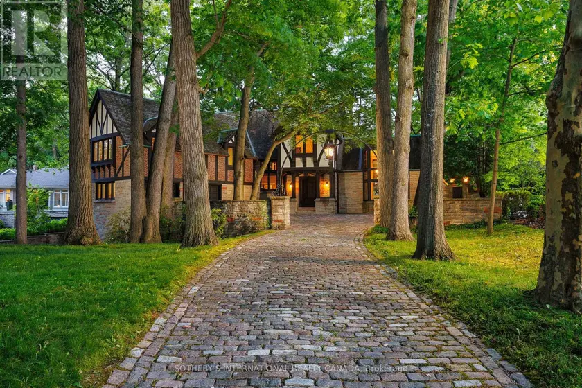 Detached at 38 EDENBROOK HILL, Toronto (Edenbridge-Humber Valley)