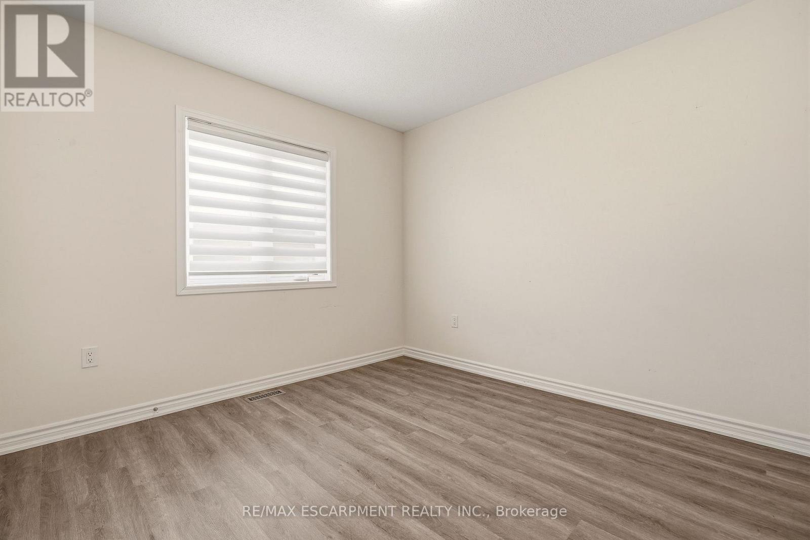 Townhouse at 1364 SYCAMORE GARDEN, Milton