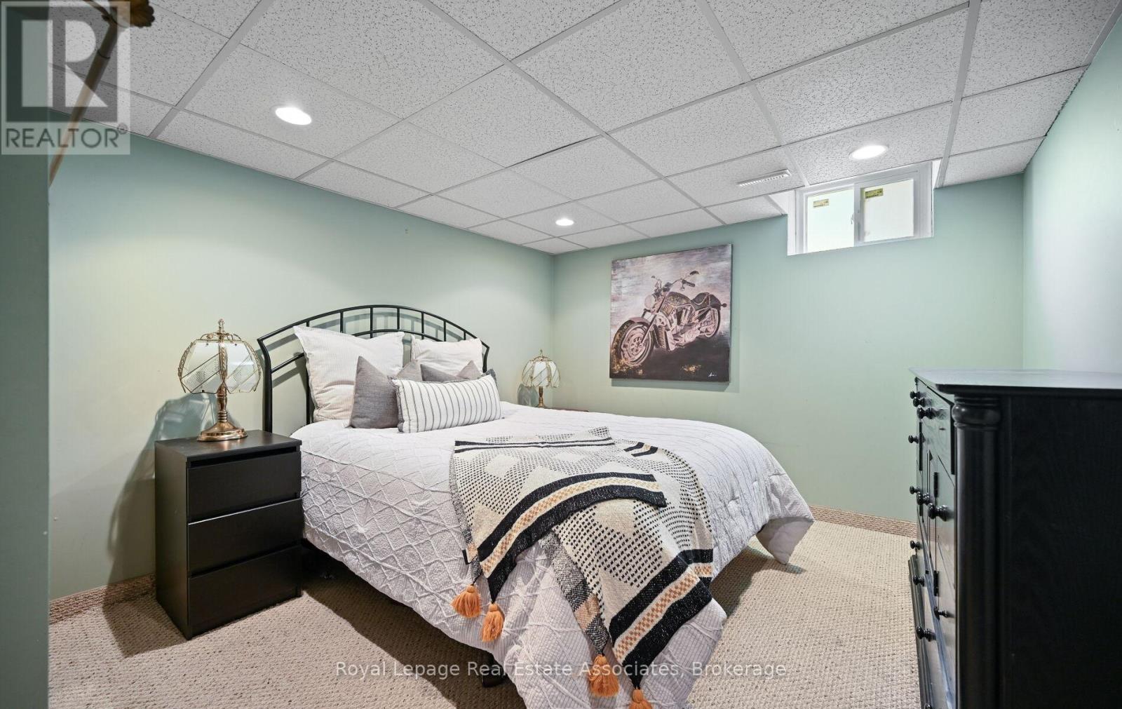 Detached at 10 CHARING DRIVE, Mississauga