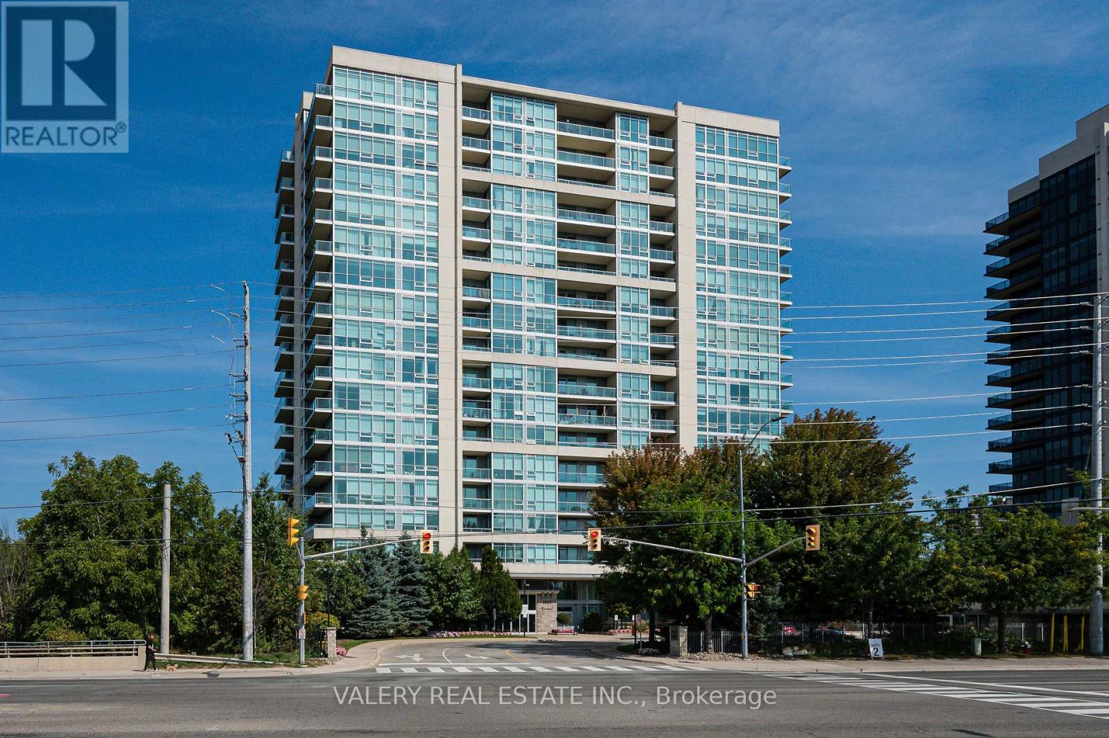 Apartment at 201 - 1055 SOUTHDOWN ROAD, Mississauga (Clarkson)