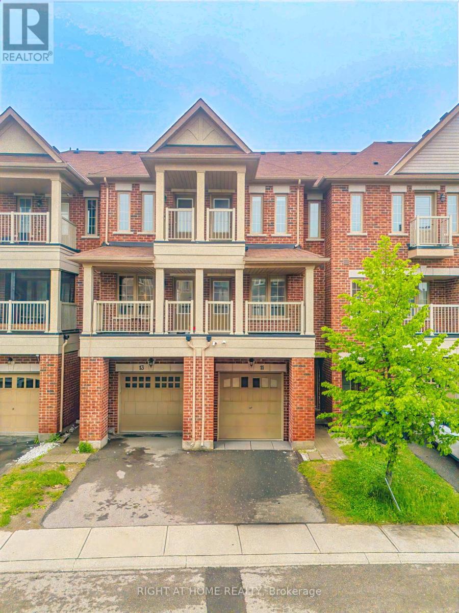 Townhouse at UPPER - 11 TELEGRAPH STREET, Brampton (Heart Lake East)