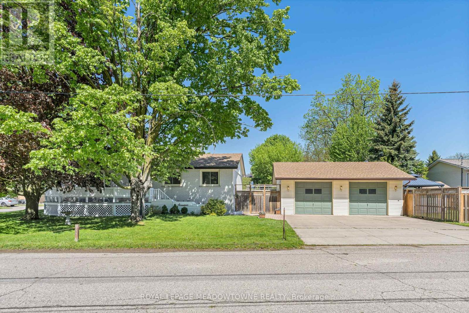Detached at 17 COLLEGE STREET, Halton Hills (Georgetown)