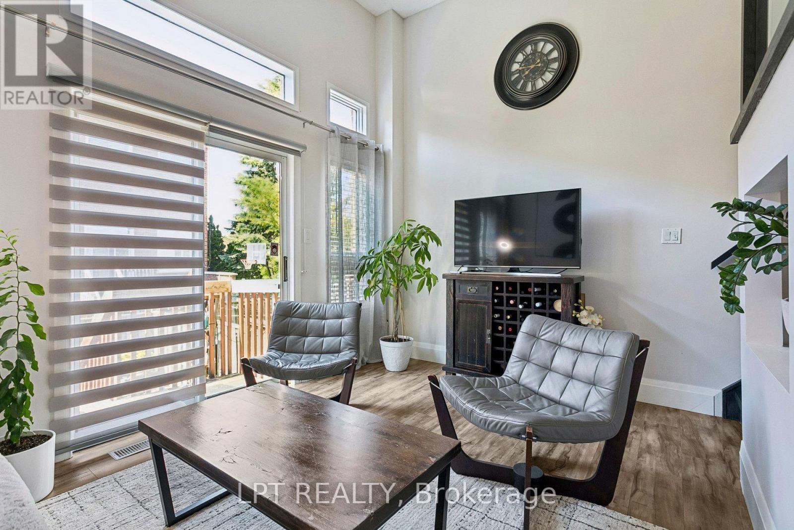 Townhouse at 37 - 6060 SNOWY OWL CRESCENT, Mississauga