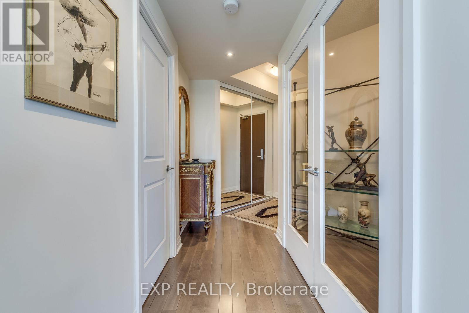 Apartment at 905 - 1055 SOUTHDOWN ROAD, Mississauga