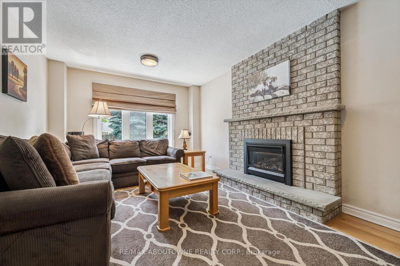 Detached at 2372 SAUGEEN ROAD, Oakville