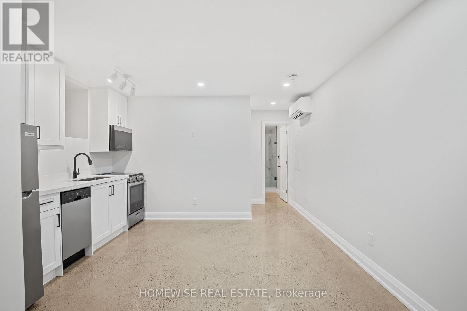 Townhouse at 5 - 2563 DUNDAS STREET W, Toronto (High Park North)