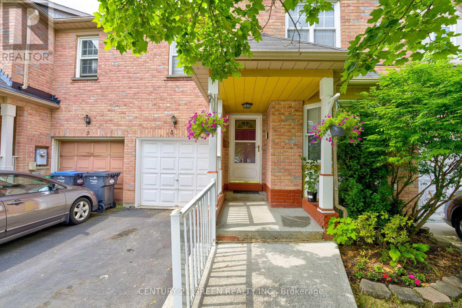 Townhouse at 3 DESERT SAND DRIVE, Brampton