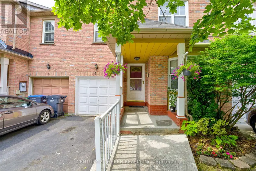 Townhouse at 3 DESERT SAND DRIVE, Brampton