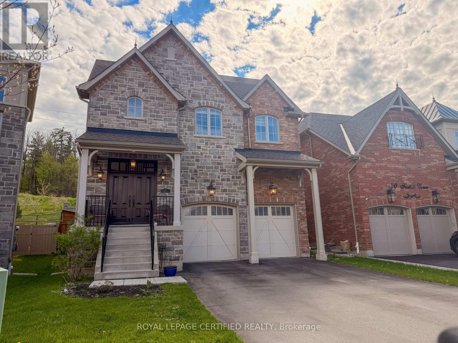 Detached at 22 FOXTAIL COURT, Halton Hills