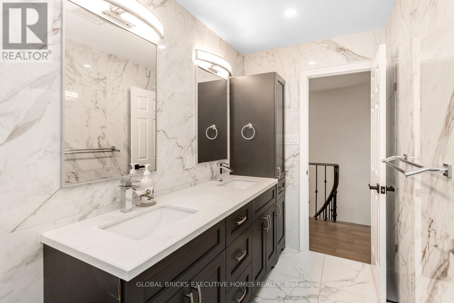 Detached at 5952 GROSSBEAK DRIVE, Mississauga