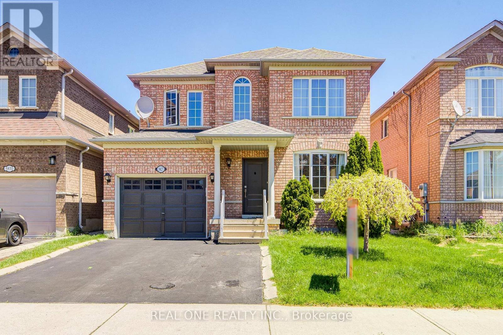 Detached at 5827 RAINSPRING DRIVE, Mississauga