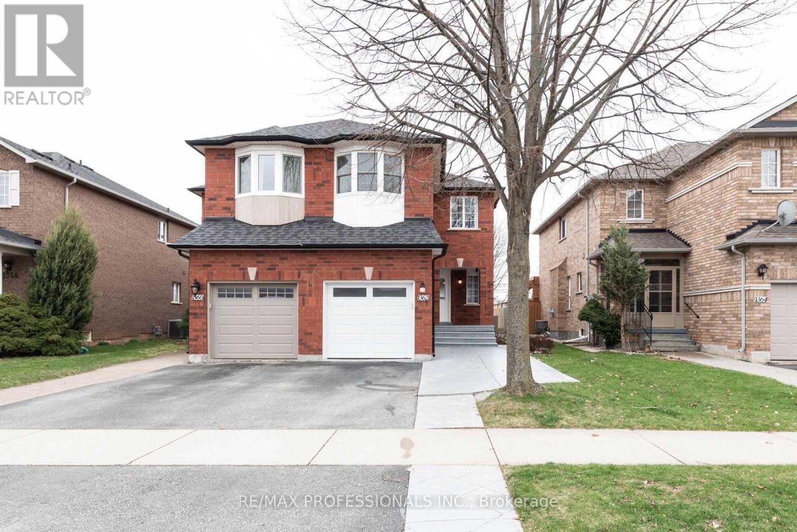 Semi-Detached/Link at 1362 BROOKSTAR DRIVE, Oakville