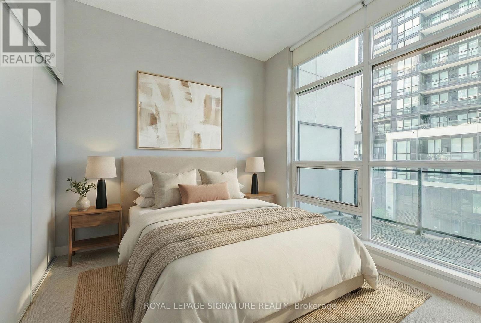 Apartment at 311 - 4070 CONFEDERATION PARKWAY, Mississauga